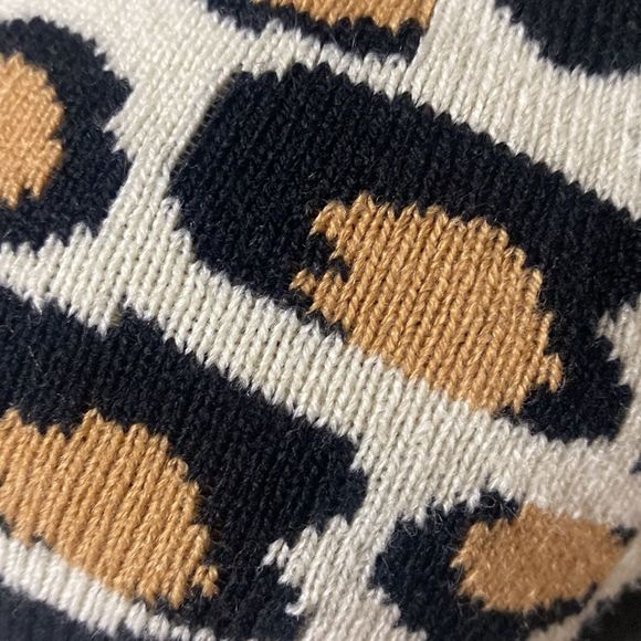 Cheetah Print Cap with Pom Pom - Picture 6 of 8